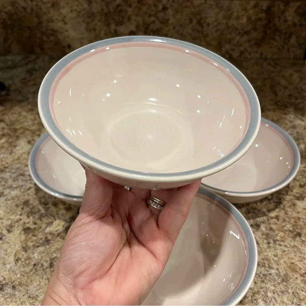 Pfaltzgraff Aura Light Pink 6” Bowls with Pink And Blue Rim Set of 4